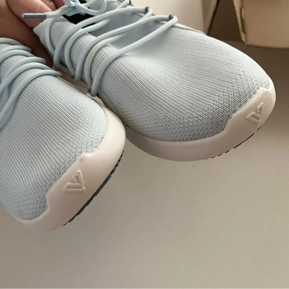 Vessi Cityscape baby blue waterproof sneakers size 8 LIKE NEW - Picture 3 of 7